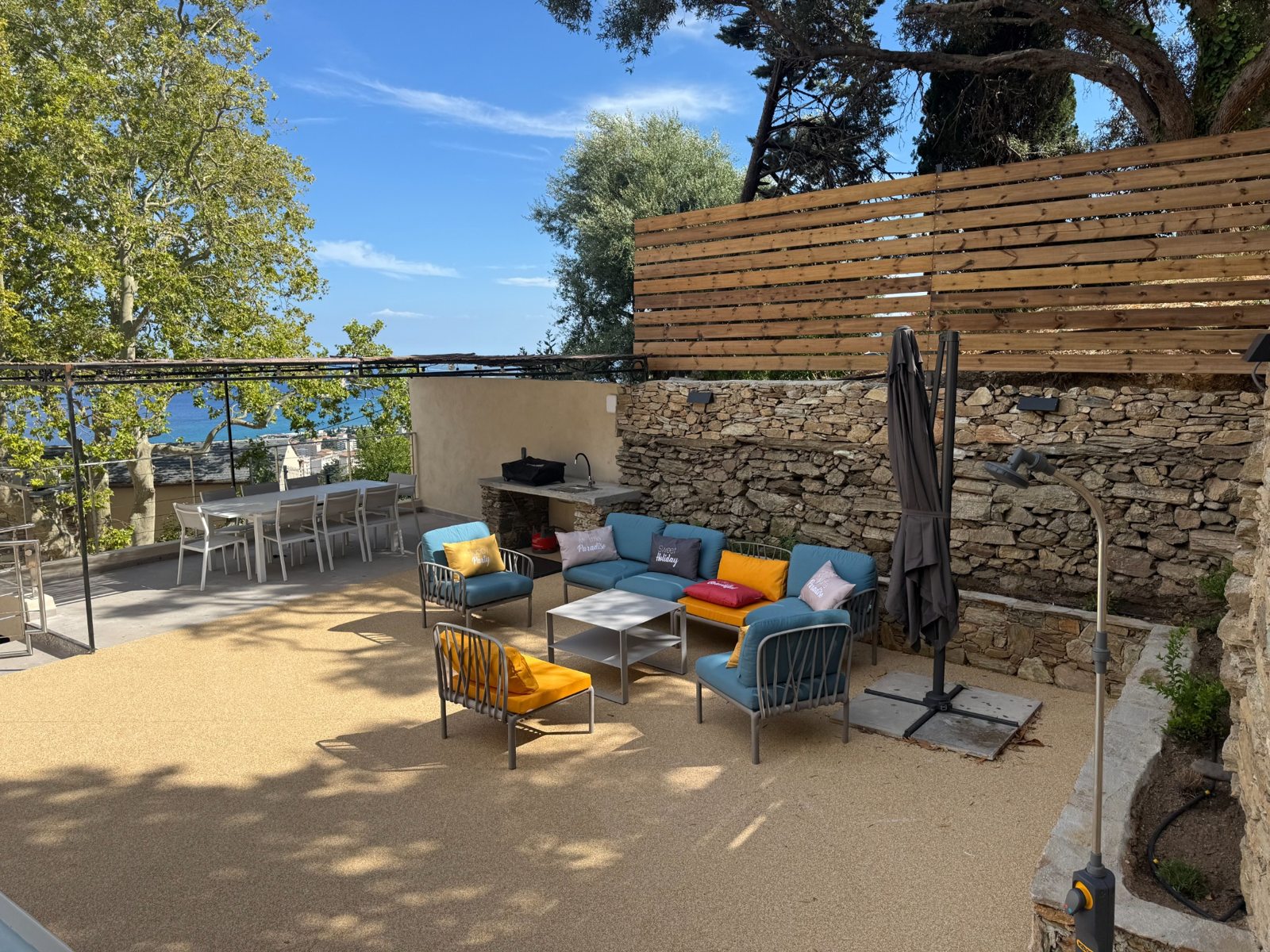 Terrasse de la villa contemporaine